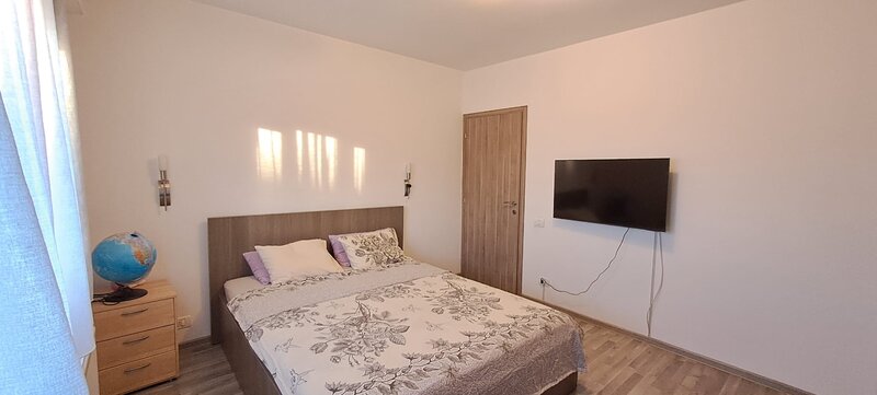 13 Septembrie, Parc Sebastian, 2 camere, 1986, reabilitat, parcare ADP